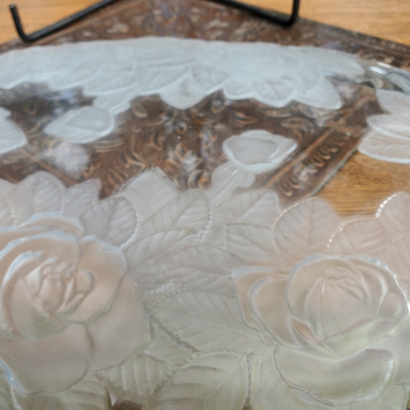 Mikasa Winter Frosted Rose Platter - Picture 4 of 5